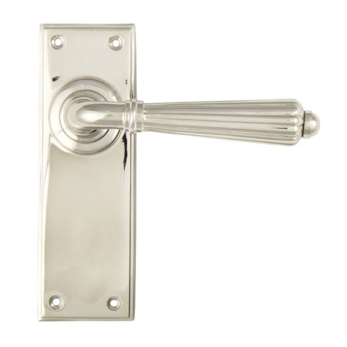 HINTON LEVER HANDLE ON BACKPLATE